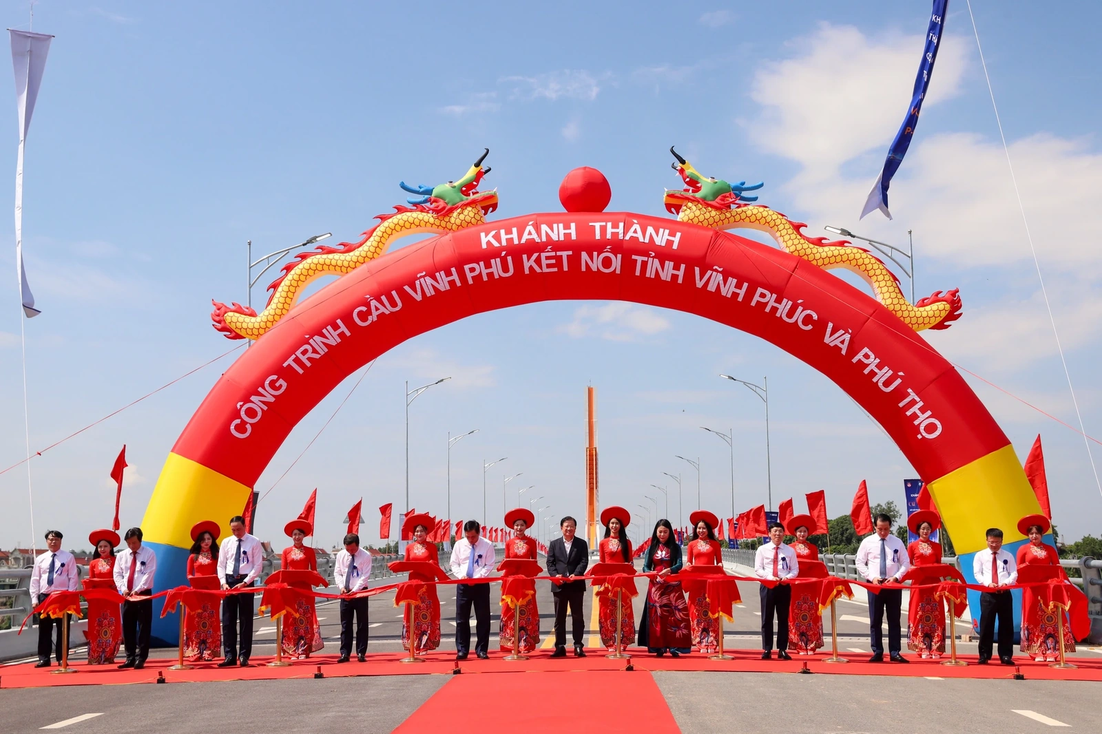 Inauguration of Vinh Phu Bridge across Lo River connecting Phu Tho and Vinh Phuc provinces
