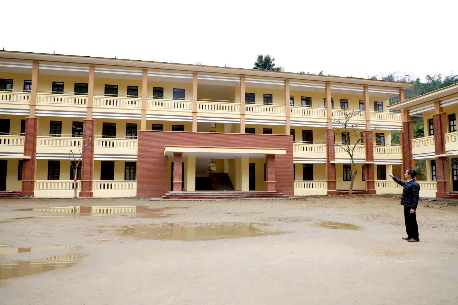 Trung Sơn đi lên từ khó khăn