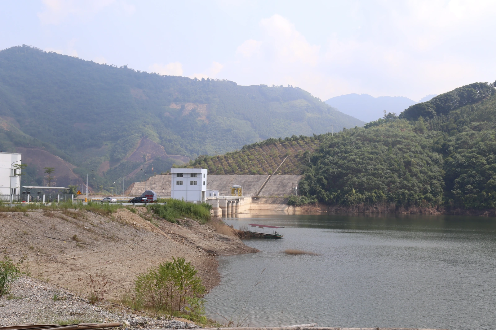 Trung Sơn đi lên từ khó khăn