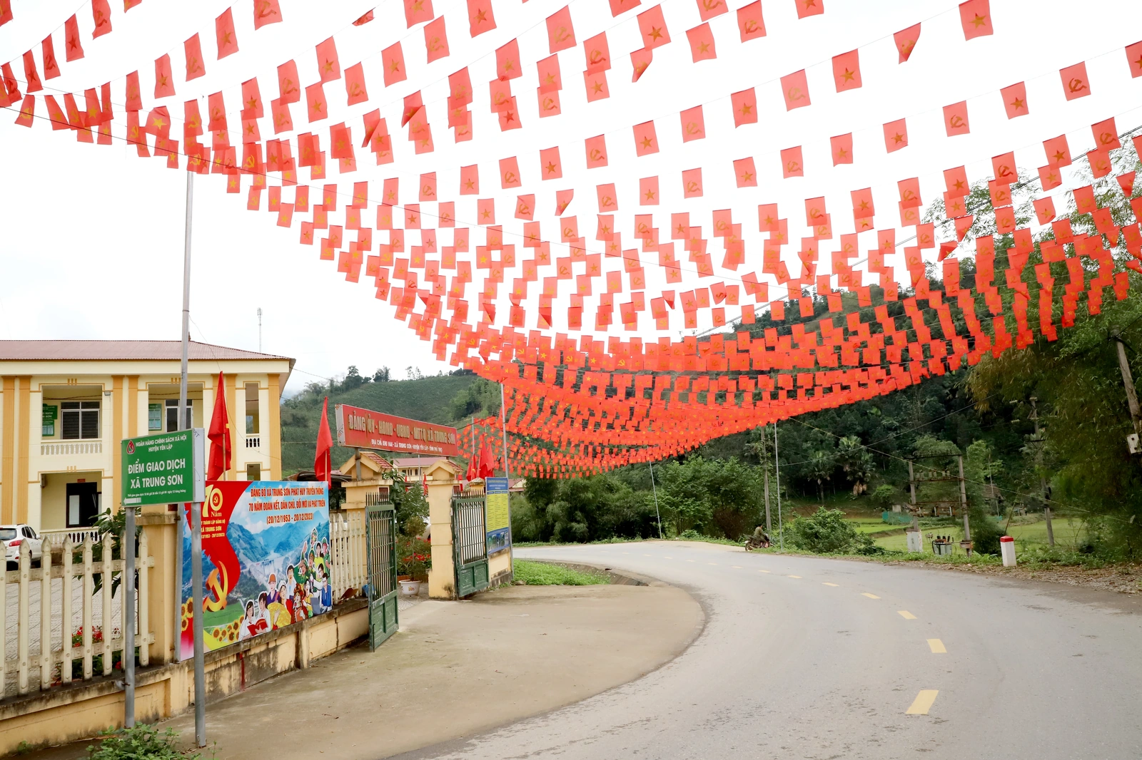 Trung Sơn đi lên từ khó khăn