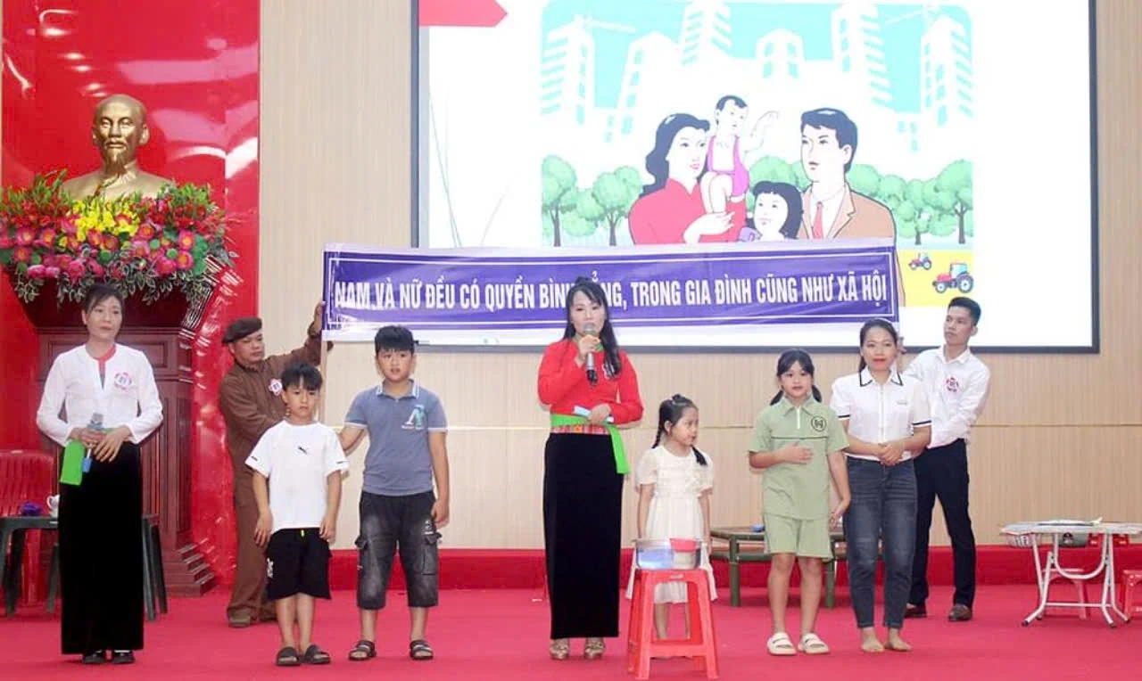 Thực hiện Dự án 8 về bình đẳng giới ở huyện Thanh Sơn