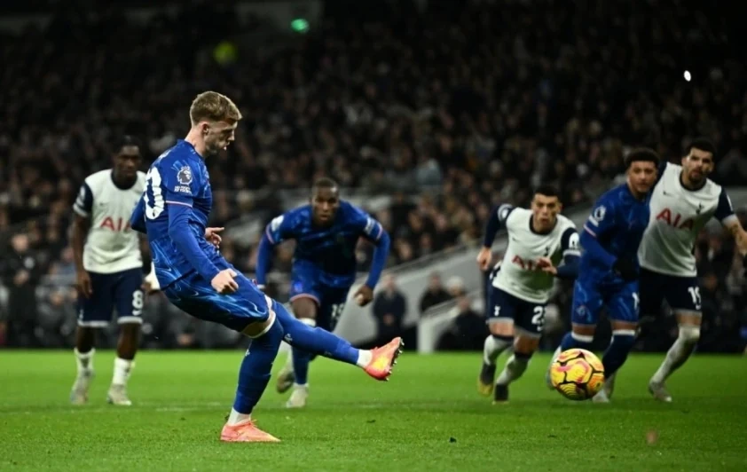 Palmer rực sáng, Chelsea ngược dòng nghẹt thở trước Tottenham