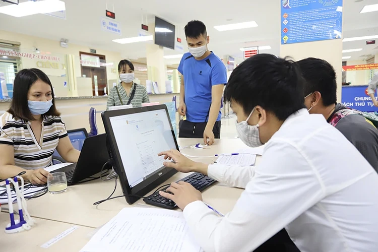 Quyết liệt chỉ đạo, điều hành, nỗ lực phấn đấu hoàn thành và hoàn thành vượt mức các mục tiêu, nhiệm vụ phát triển kinh tế - xã hội