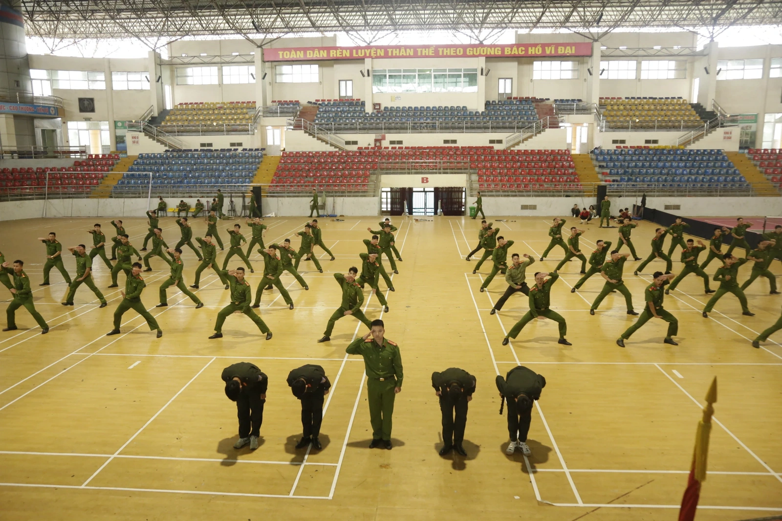 Sẵn sàng cho Đại hội khỏe “Vì an ninh Tổ quốc” và Hội thi điều lệnh, quân sự, võ thuật CAND khu vực 2