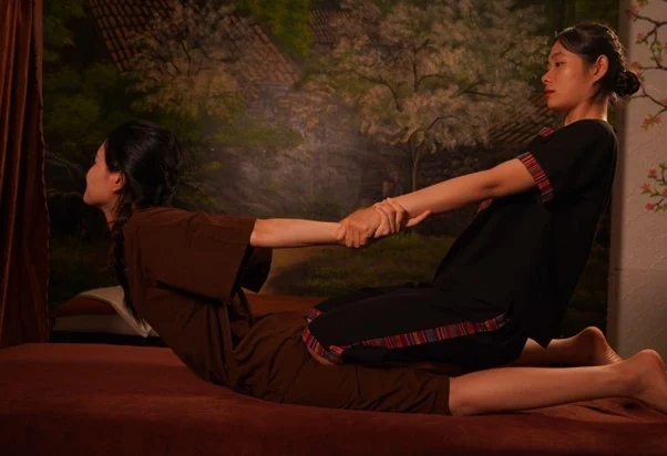 Hành trình tìm lại năng lượng với massage Thái tại Herbal Spa Hội An