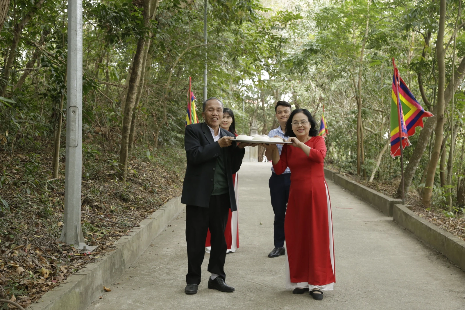 Tục giã bánh giầy làng Trúc Phê