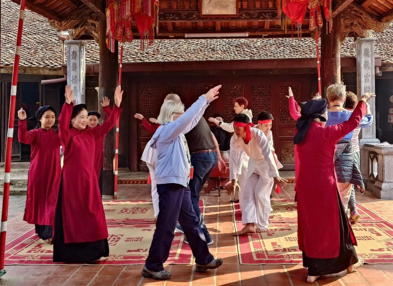 Du Xuân thành phố ngã 3 sông