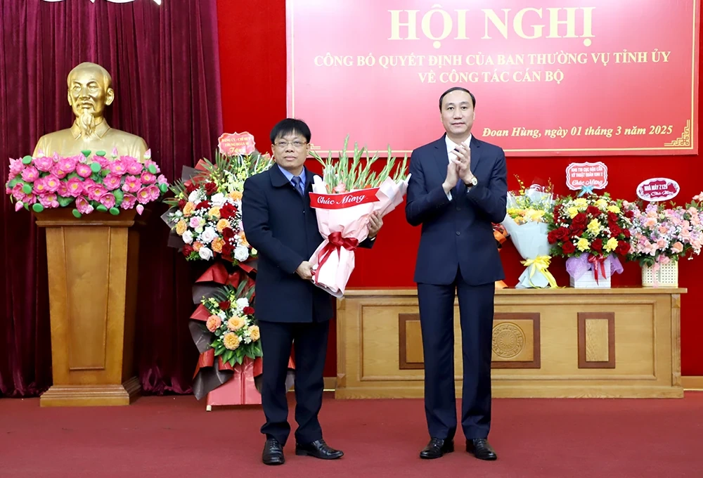 Công bố các quyết định của Tỉnh uỷ Phú Thọ về công tác cán bộ huyện Đoan Hùng