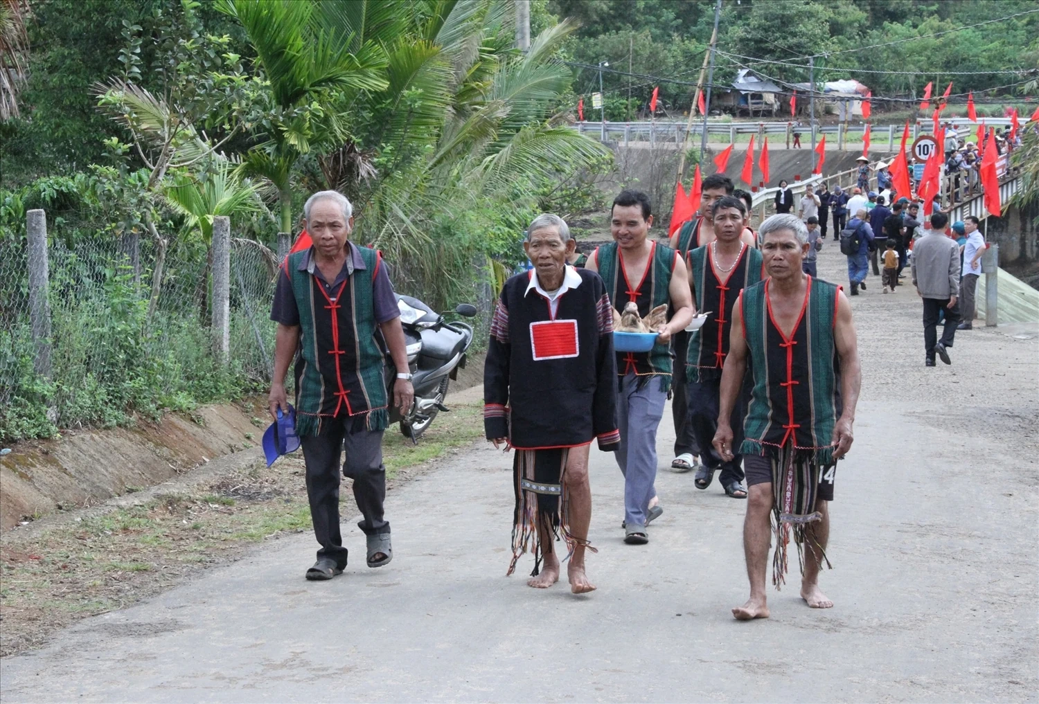 Đặc sắc Lễ cúng bến nước của người Mnông Gar
