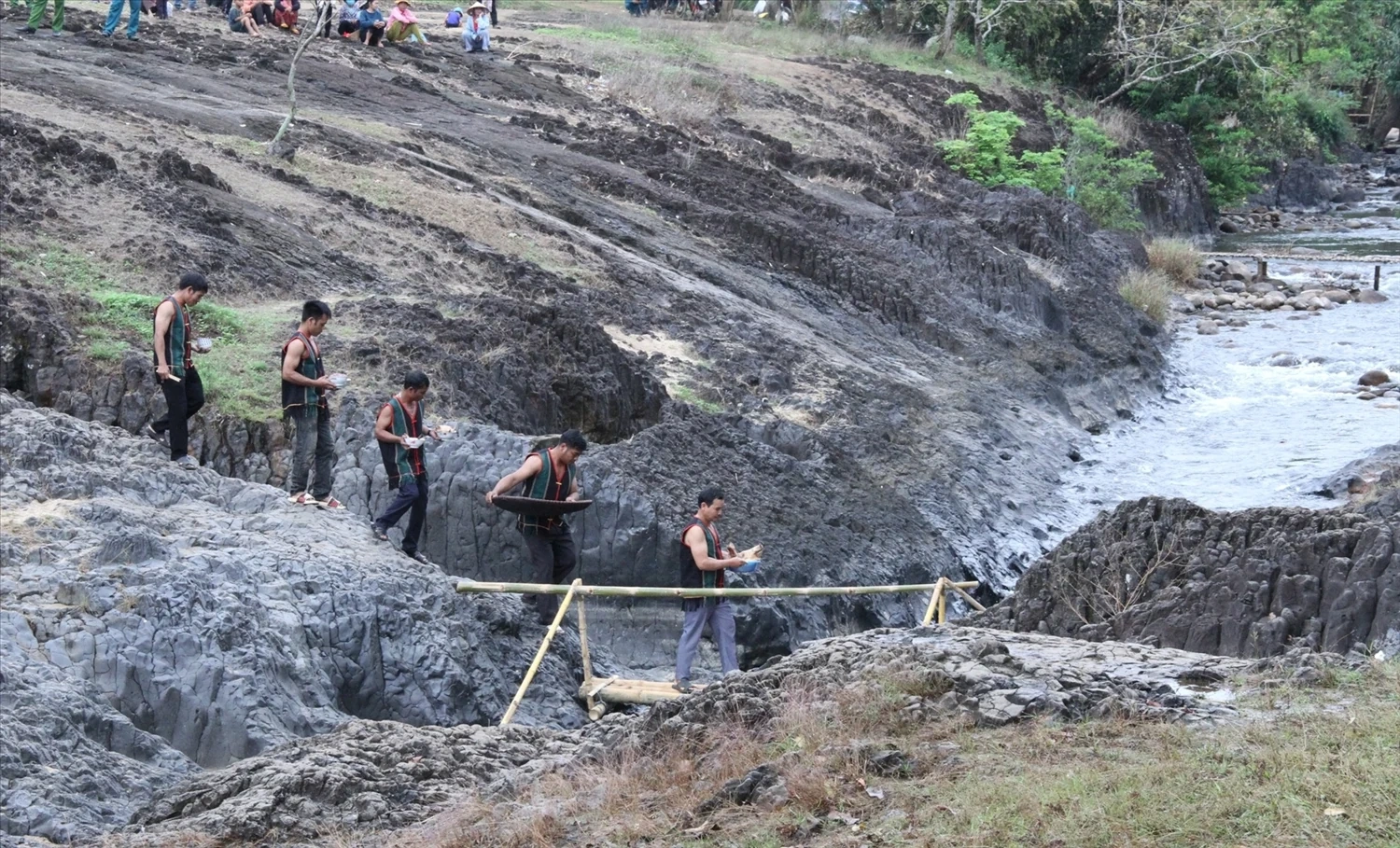 Đặc sắc Lễ cúng bến nước của người Mnông Gar