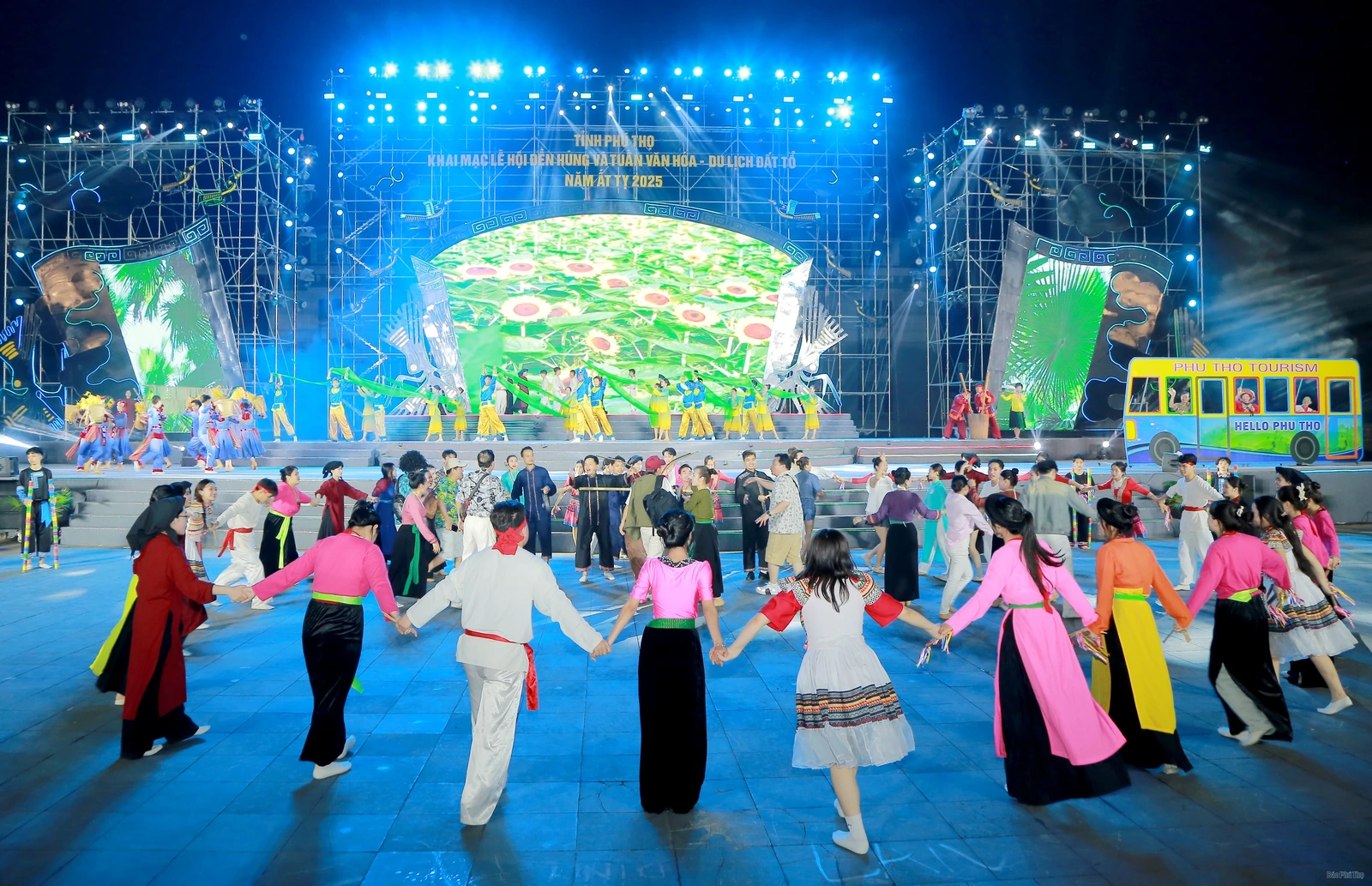 Tổng duyệt chương trình nghệ thuật khai mạc Lễ hội Đền Hùng và Tuần Văn hóa - Du lịch Đất Tổ năm Ất Tỵ 2025