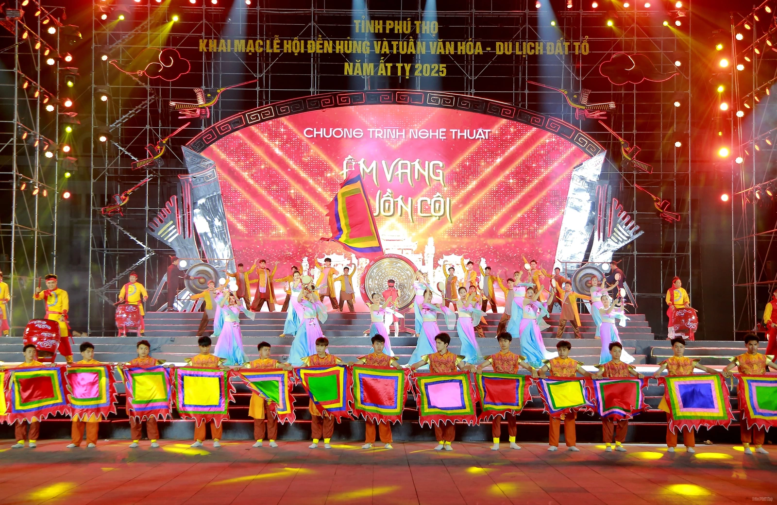 Tổng duyệt chương trình nghệ thuật khai mạc Lễ hội Đền Hùng và Tuần Văn hóa - Du lịch Đất Tổ năm Ất Tỵ 2025