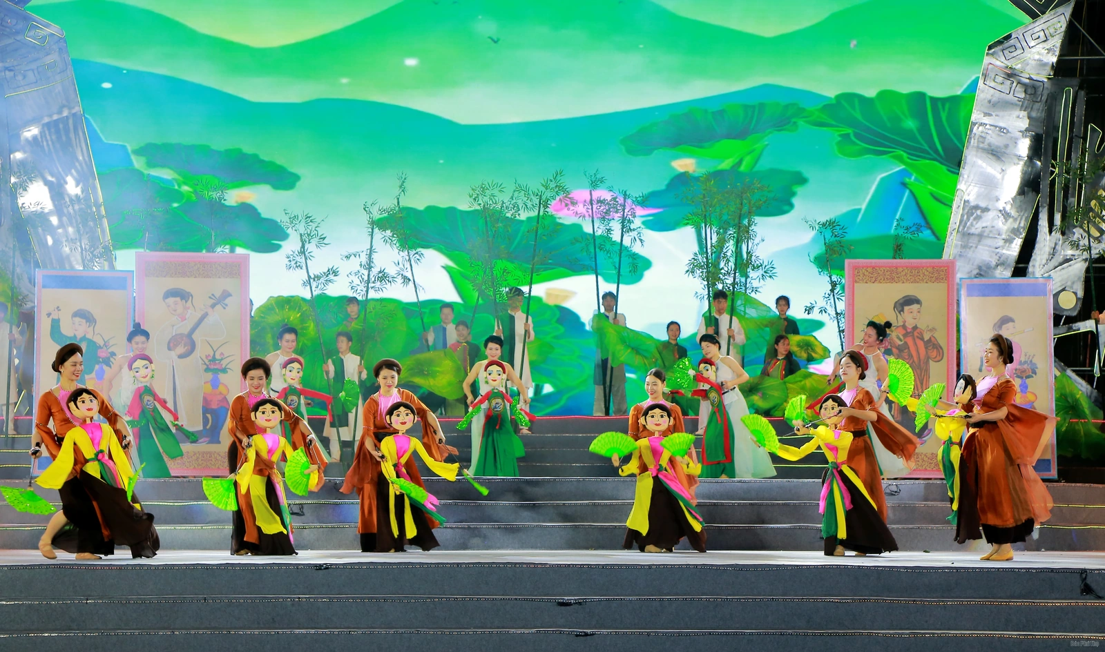 Tổng duyệt chương trình nghệ thuật khai mạc Lễ hội Đền Hùng và Tuần Văn hóa - Du lịch Đất Tổ năm Ất Tỵ 2025