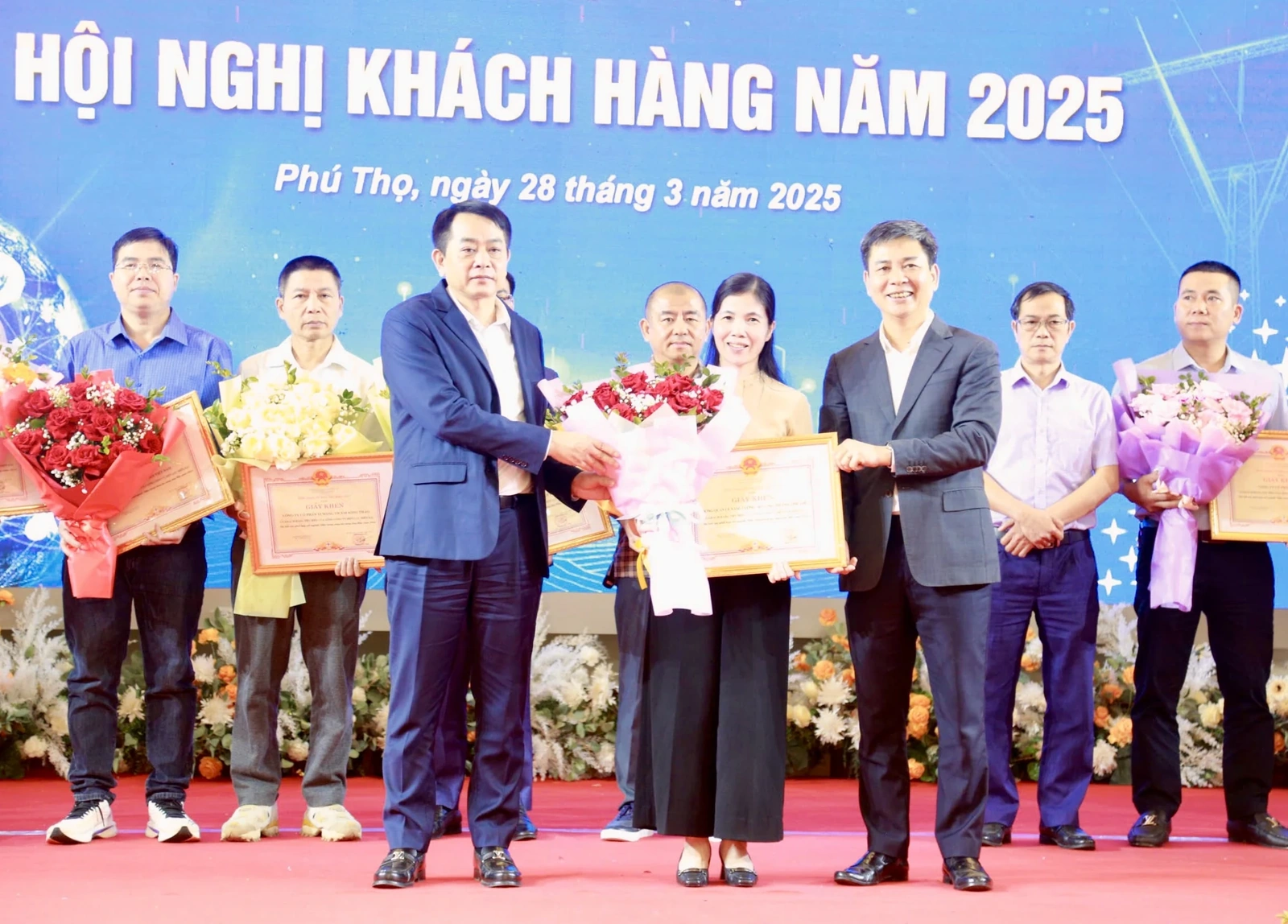 Công ty Điện lực Phú Thọ tổ chức hội nghị khách hàng năm 2025