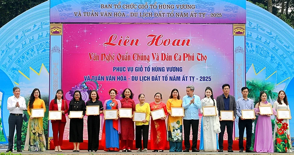 Bế mạc Liên hoan Văn nghệ quần chúng và Dân ca Phú Thọ