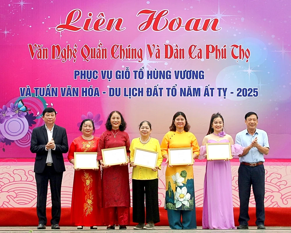 Bế mạc Liên hoan Văn nghệ quần chúng và Dân ca Phú Thọ
