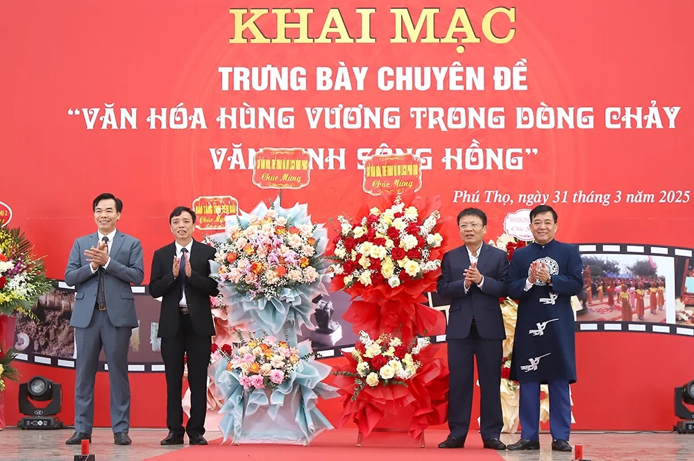 Trưng bày hơn 300 hiện vật chuyên đề “Văn hoá Hùng Vương trong dòng chảy văn minh sông Hồng”