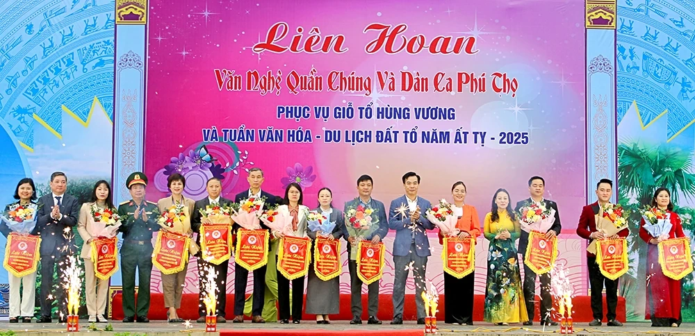 Khai mạc Liên hoan Văn nghệ quần chúng và Dân ca Phú Thọ
