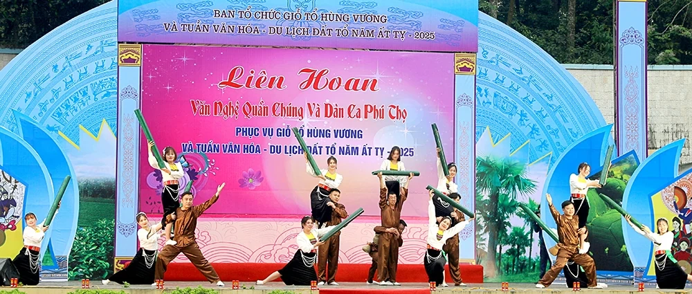 Khai mạc Liên hoan Văn nghệ quần chúng và Dân ca Phú Thọ