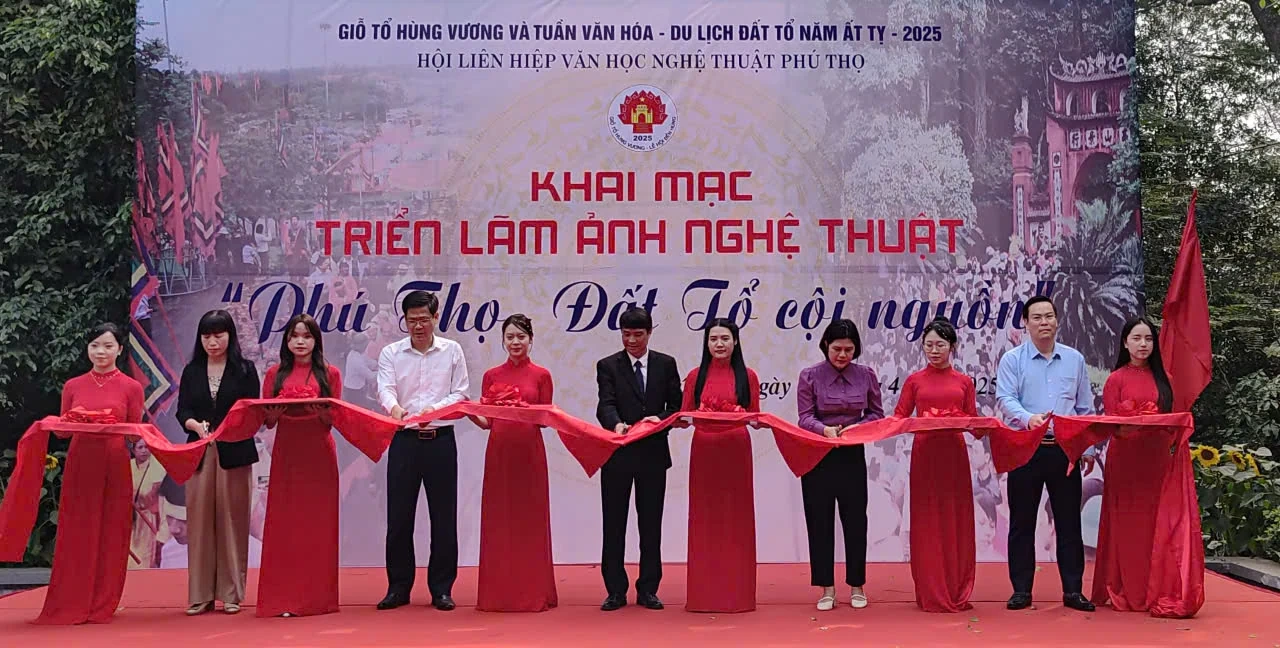 Trưng bày 50 tác phẩm ảnh nghệ thuật “Phú Thọ - Đất Tổ cội nguồn”
