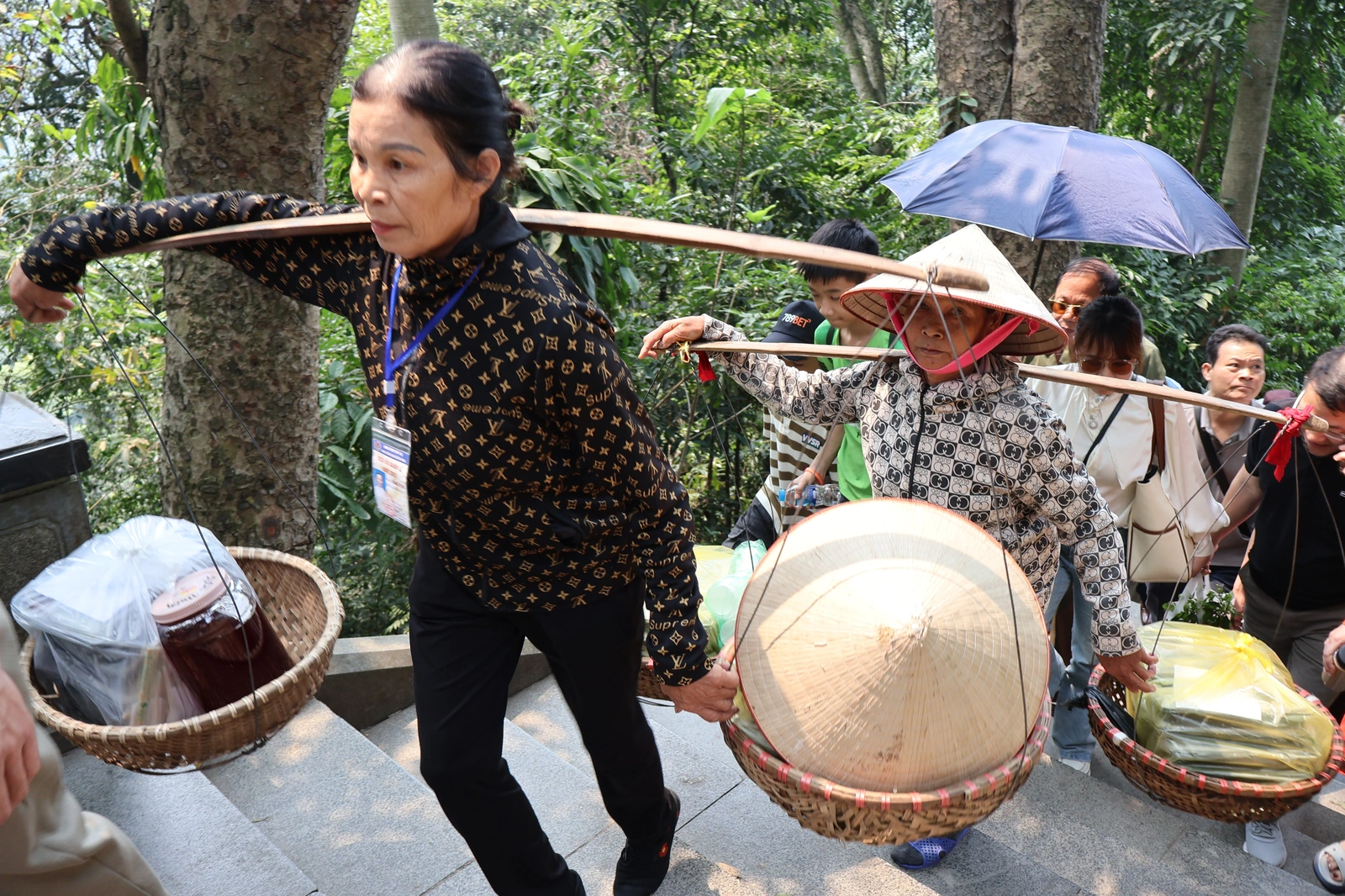 Tạo dựng hình ảnh lễ hội văn minh trong lòng du khách