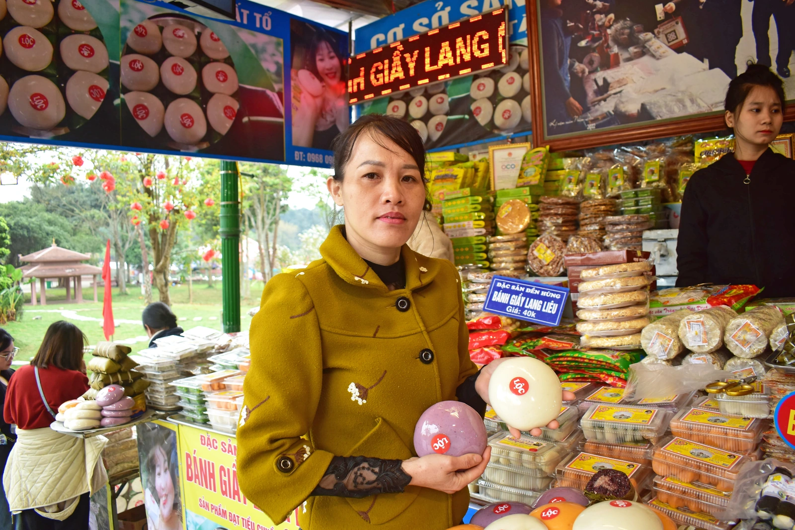 Đặc sản Đất Tổ “hút khách” tại Đền Hùng