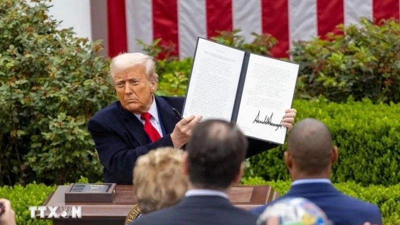 Tổng thống Donald Trump khẳng định sẽ không hoãn áp thuế đối ứng