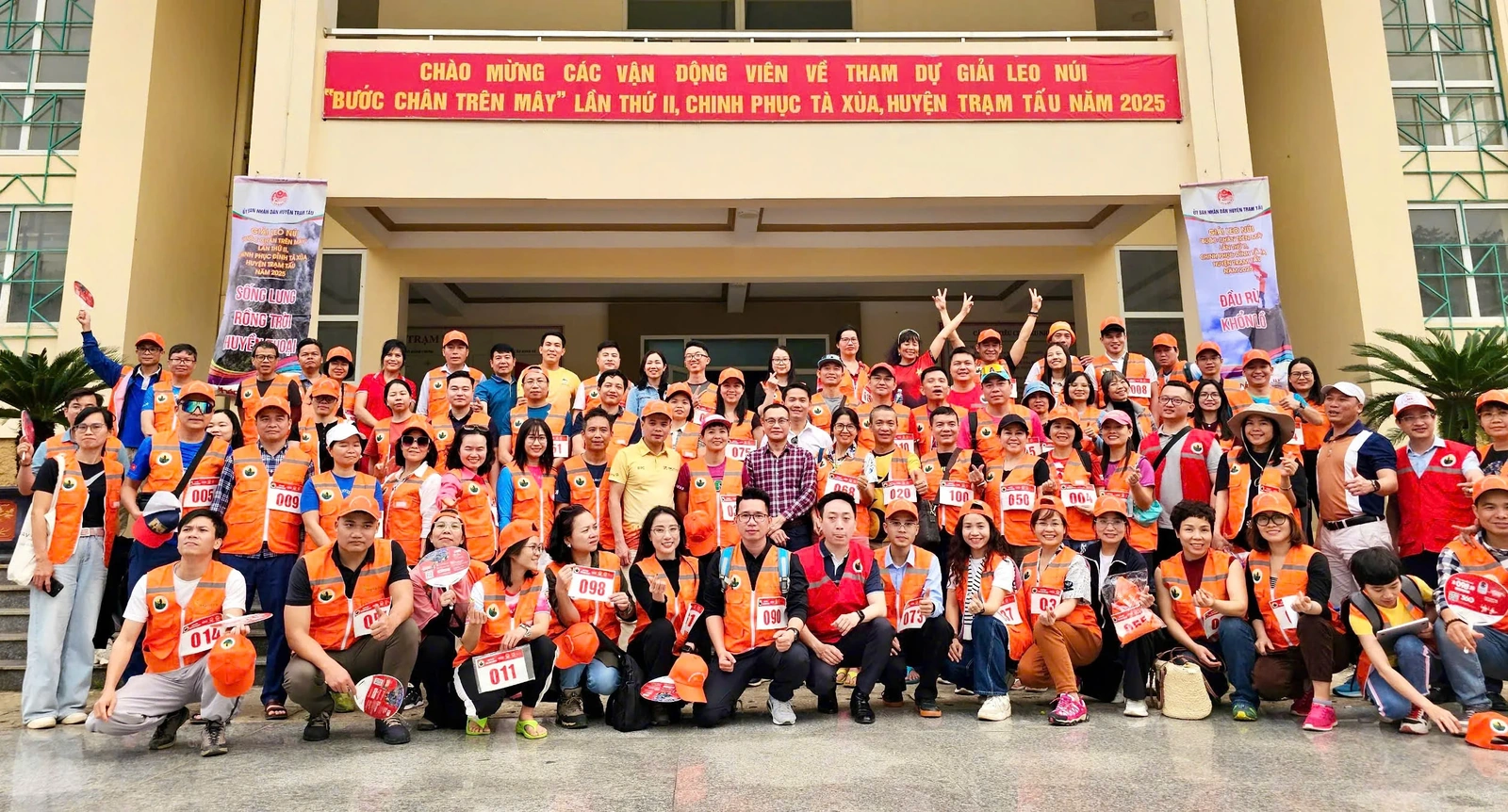 Hành trình “Bước chân trên mây” chinh phục đỉnh Tà Xùa