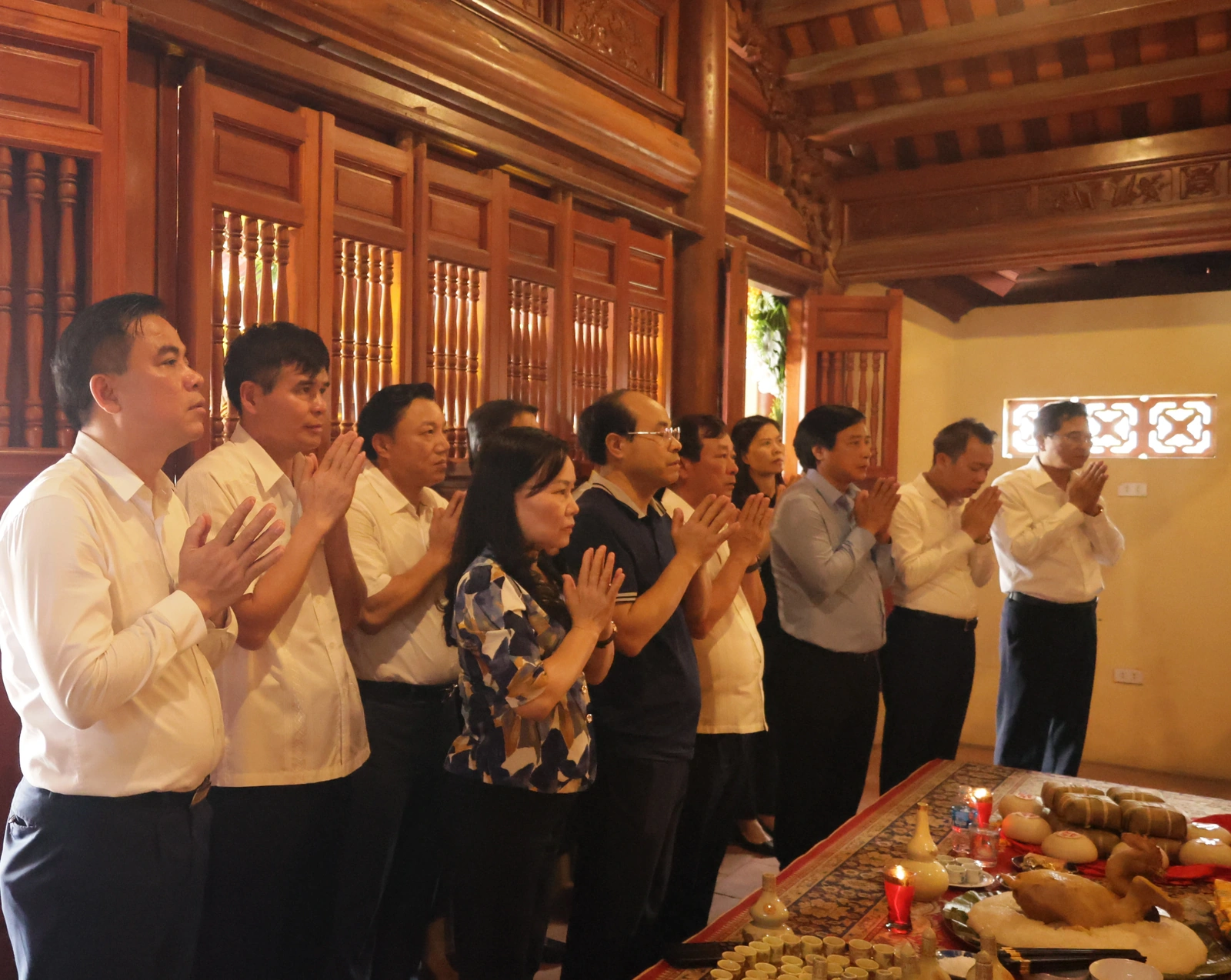 Dâng hương nhân 1.477 năm ngày mất Đức Vua Lý Nam Đế