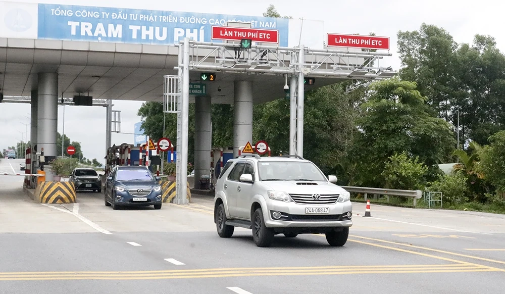 Kỳ II: Phát triển giao thông kết nối để Đất Tổ “vươn mình”