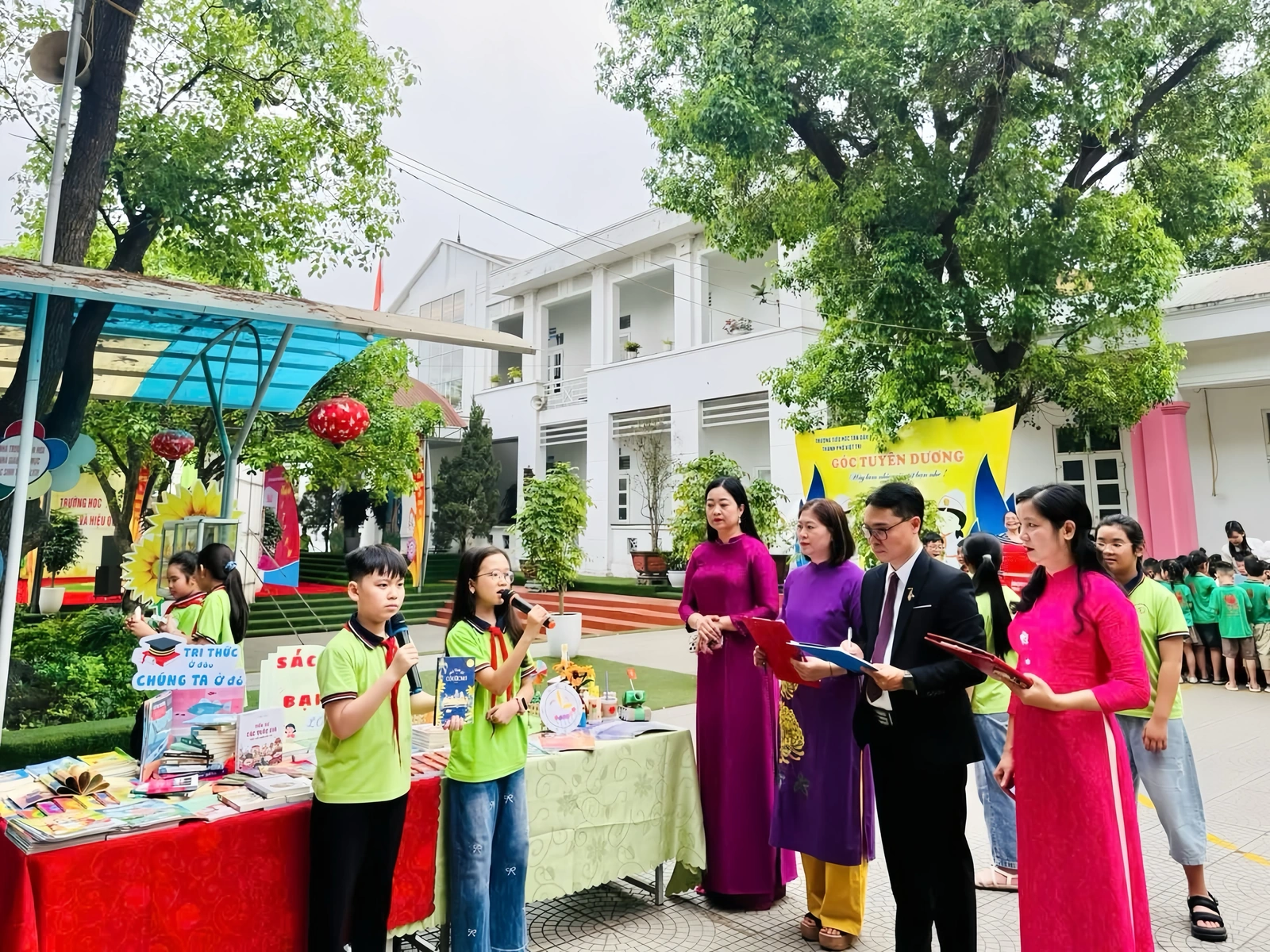 Các trường học sôi nổi hưởng ứng Ngày Sách và Văn hóa đọc Việt Nam