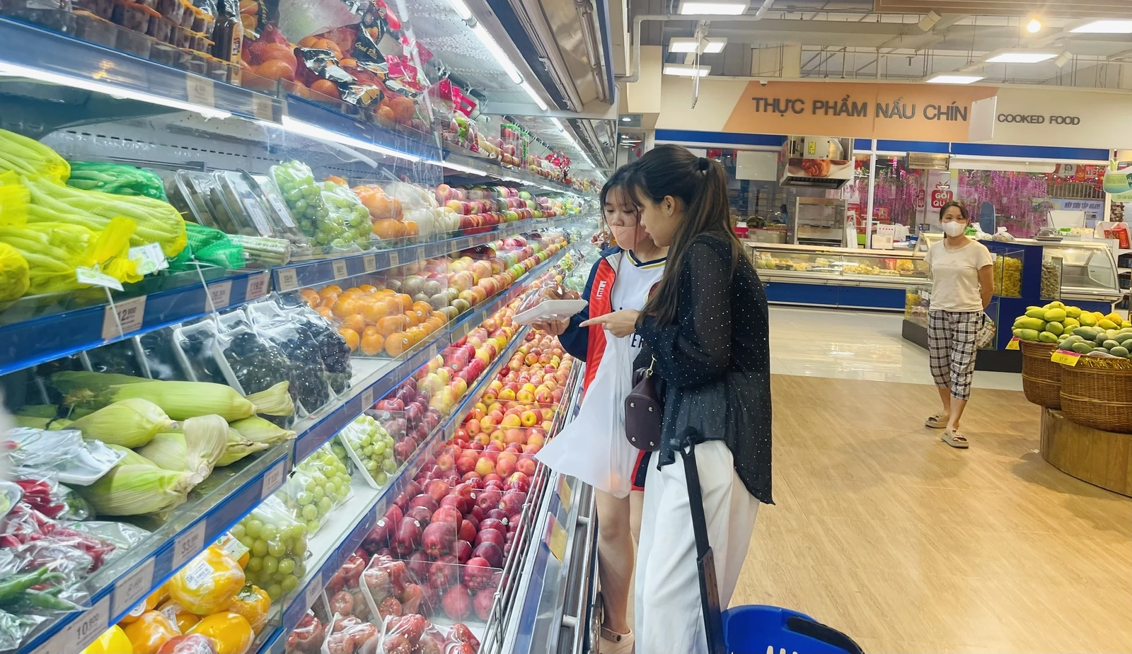 Tận dụng cơ hội kích cầu tiêu dùng