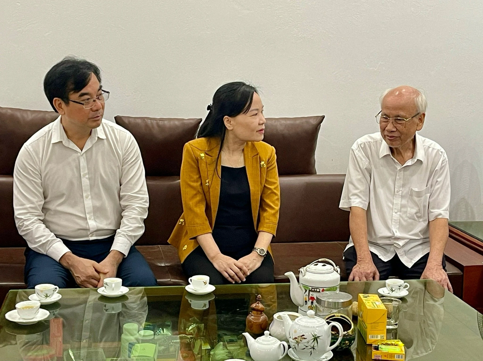 Trưởng Ban Nội chính Tỉnh ủy thăm, tặng quà thương binh, người có công tại Thanh Thuỷ