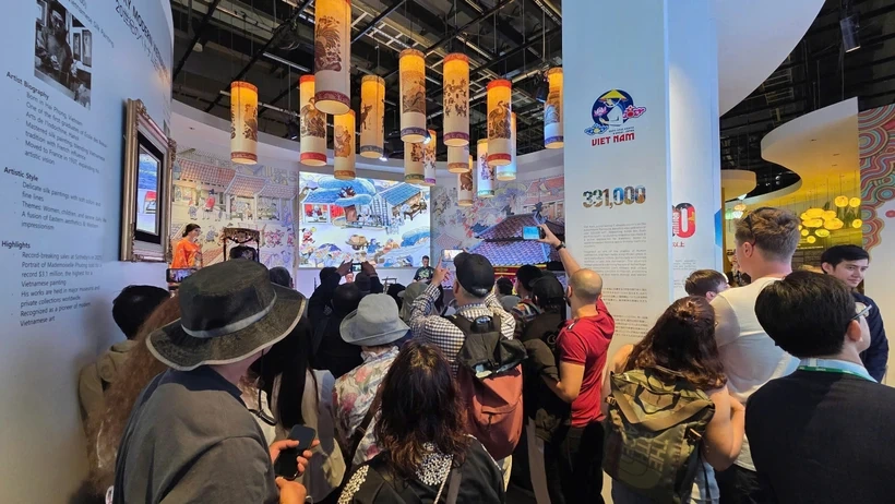 Nhà Triển lãm Việt Nam tại Expo 2025 thu hút đông đảo người dân Nhật tham quan