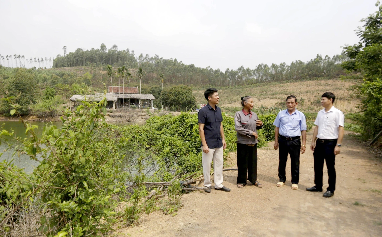 Tập trung phát triển kinh tế, nâng cao đời sống người dân