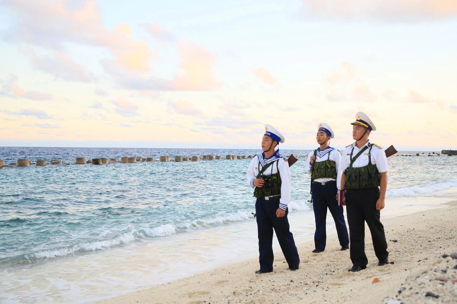 Trường Sa mãi vững vàng nơi đầu sóng