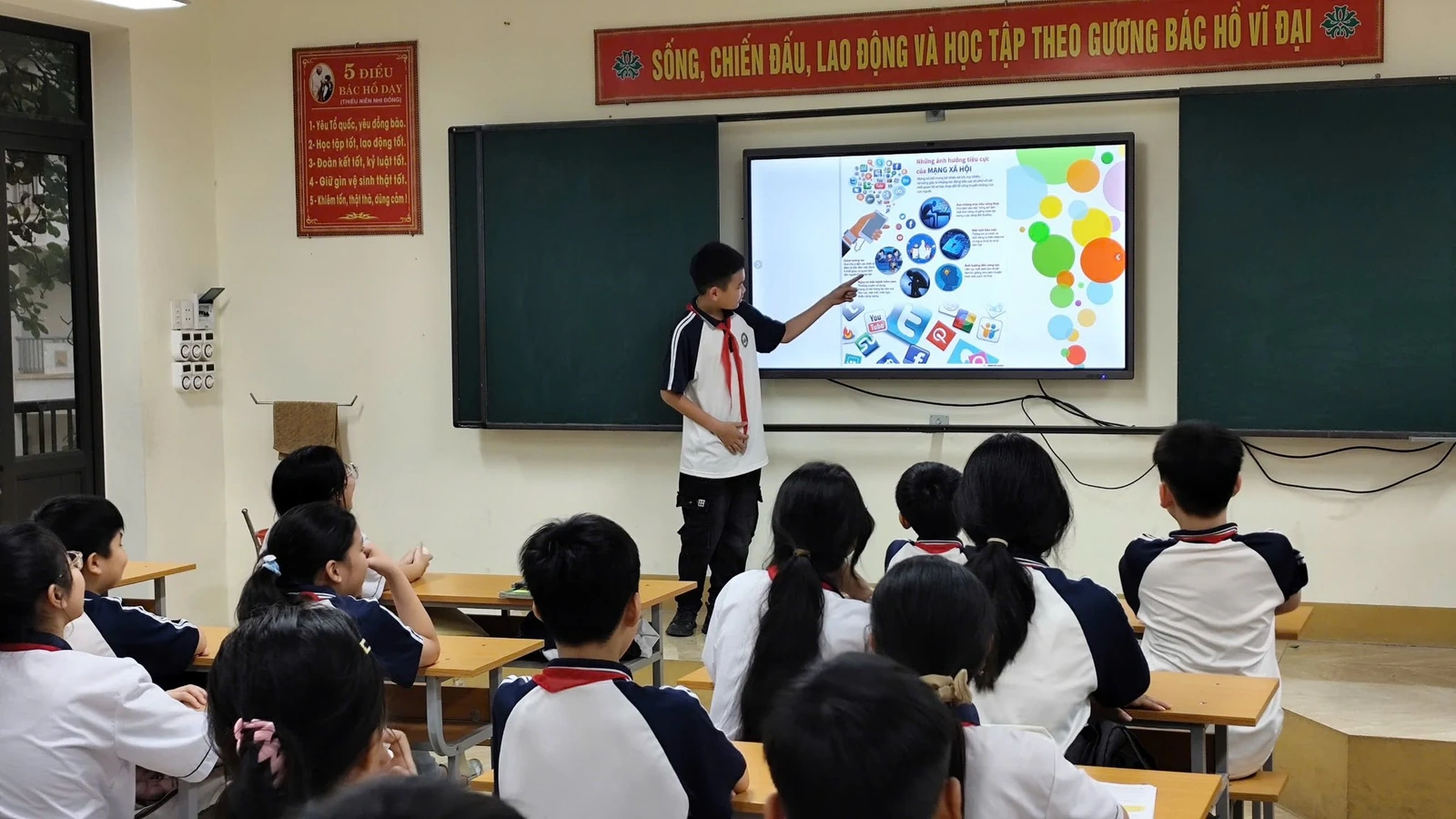 Chủ động bảo vệ trẻ em trong không gian số