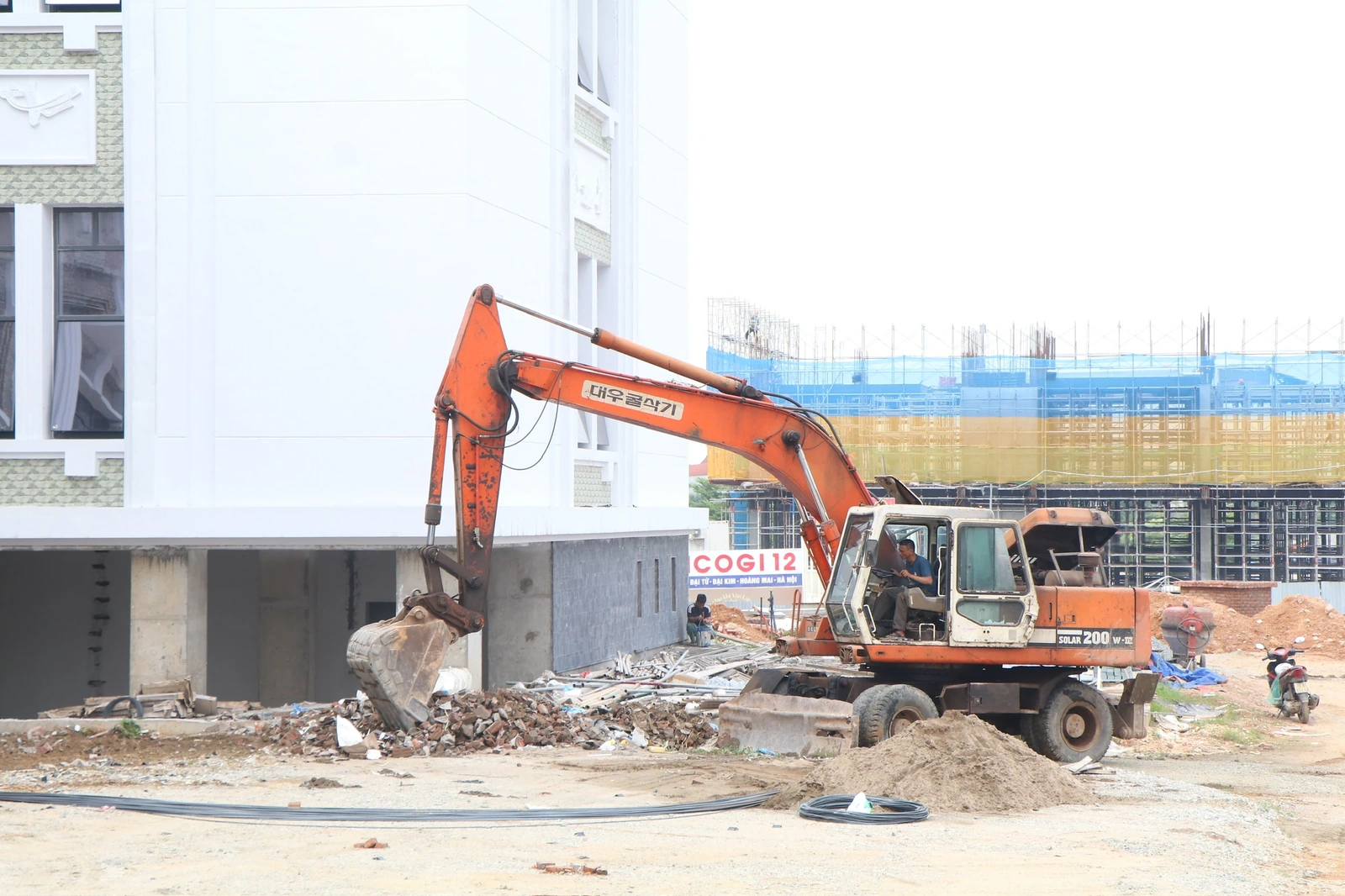 Cận cảnh các hạng mục đang dần hoàn thiện của Nhà Văn hóa nghệ thuật tỉnh