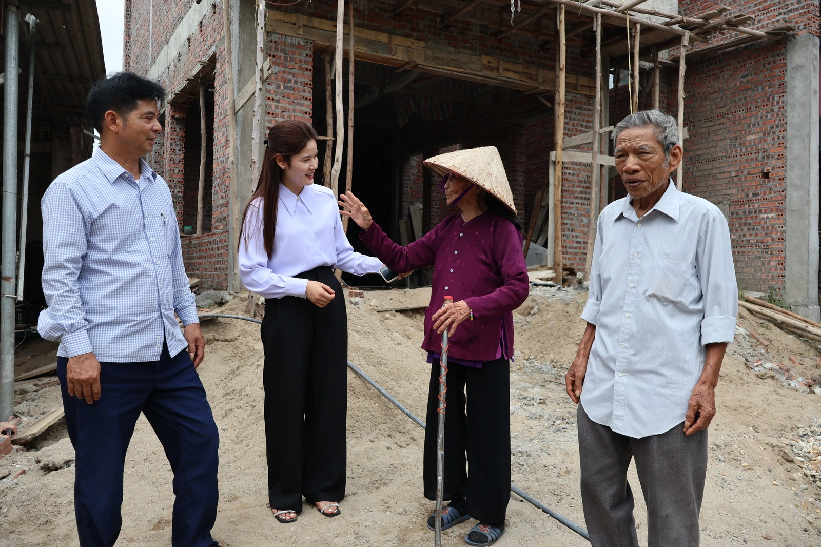 Bản Nguyên quan tâm chăm lo cho người có công