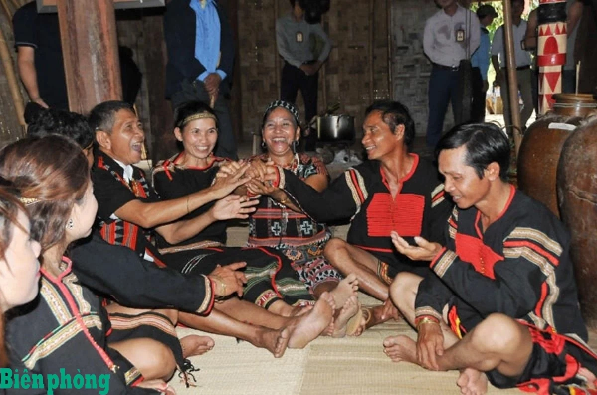 Chiếc vòng đồng giữa đại ngàn và lời thề thiêng của người Ê Đê