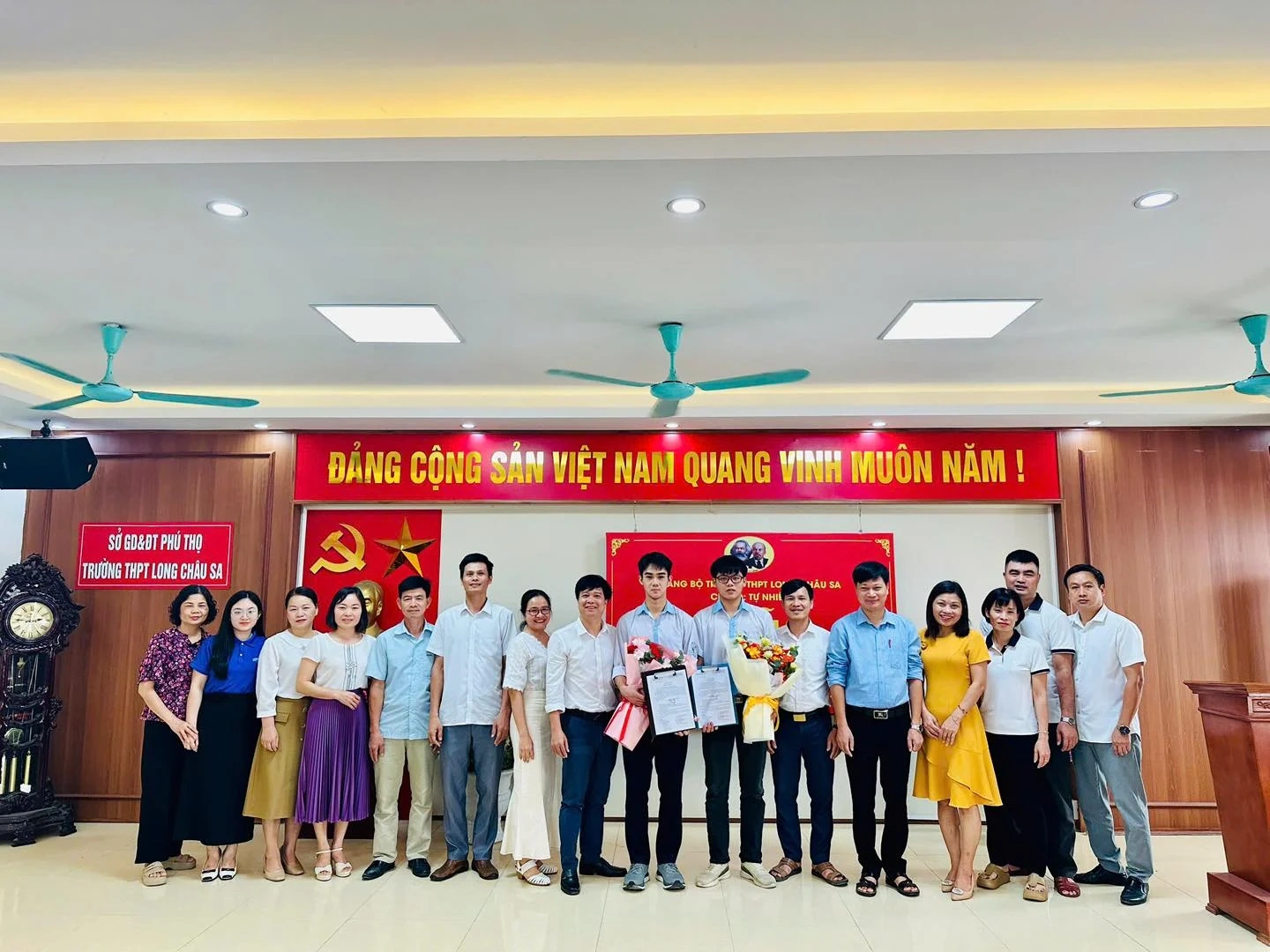 Chú trọng phát triển Đảng trong học sinh