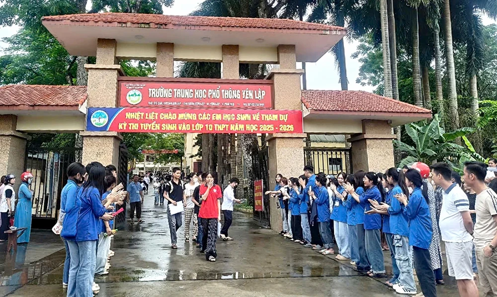 Đề thi tiếng Anh lớp 10 phân hóa tốt thí sinh