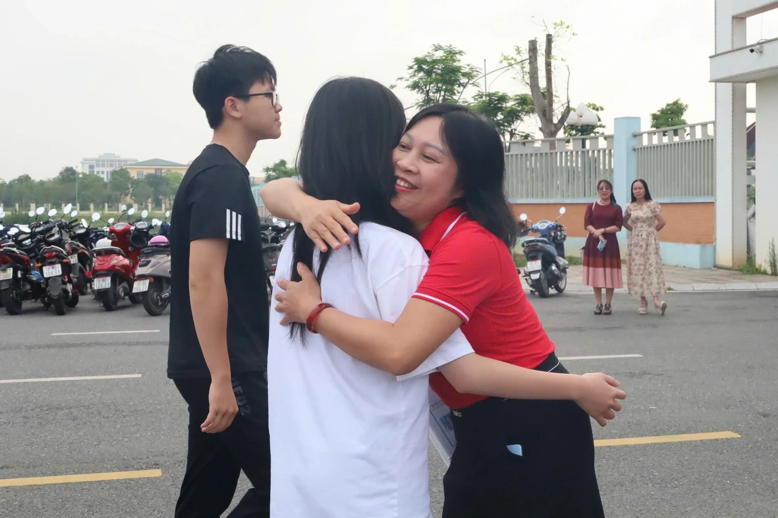 1.455 thí sinh thi vào lớp 10 Trường THPT Chuyên Hùng Vương