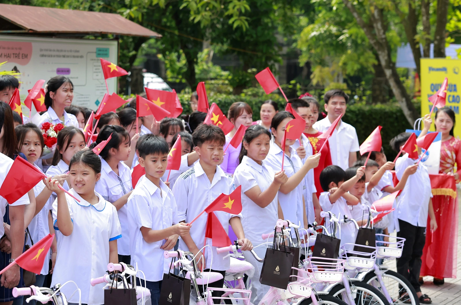 Vì những “chủ nhân tương lai” đất nước