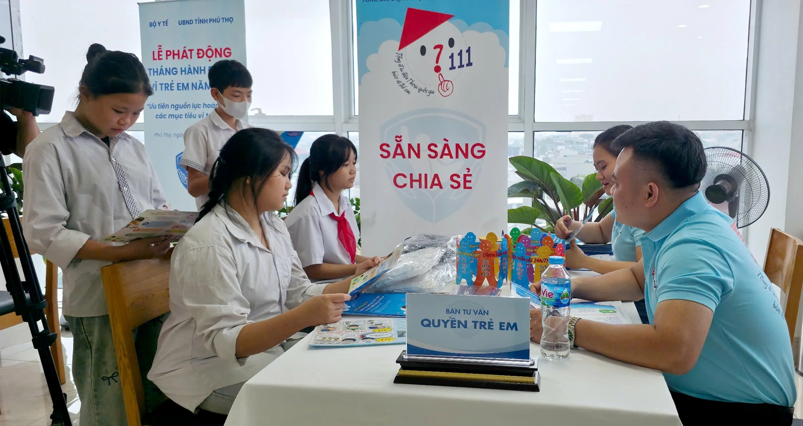 Vì những “chủ nhân tương lai” đất nước