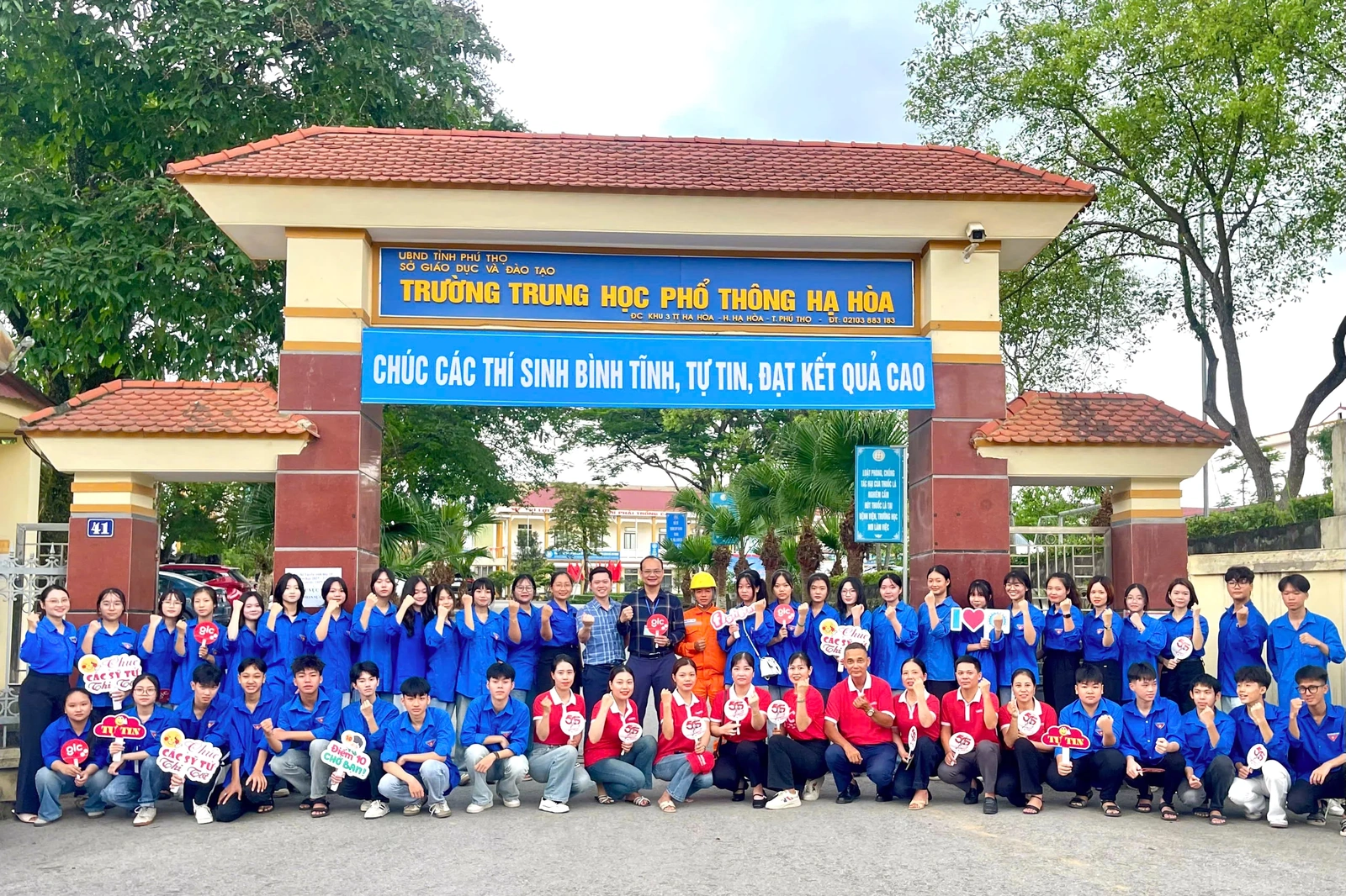 36 đội hình thanh niên tình nguyện “Tiếp sức mùa thi”