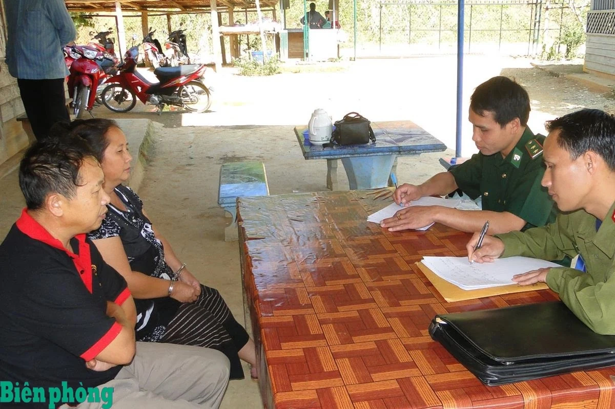 Học tiếng của đồng bào để thực hiện tốt nhiệm vụ chính trị