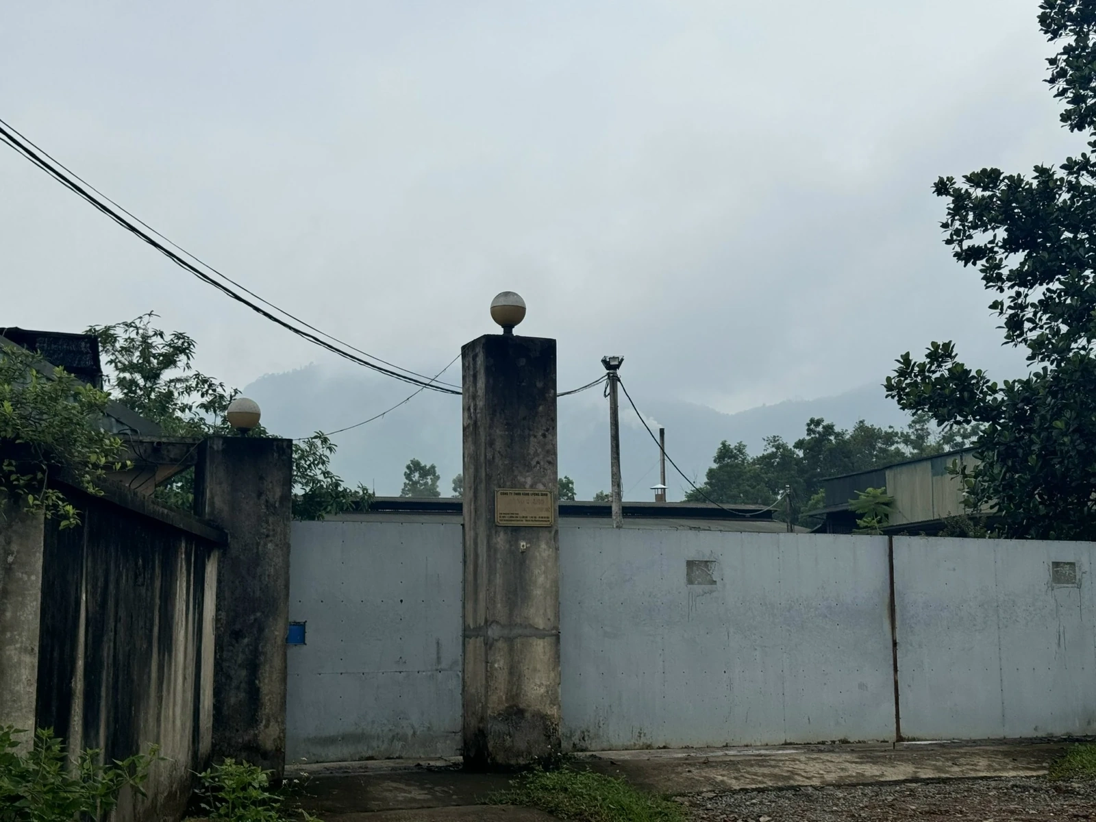 Công ty năng lượng xanh bị dân tố xả khói gây ô nhiễm môi trường