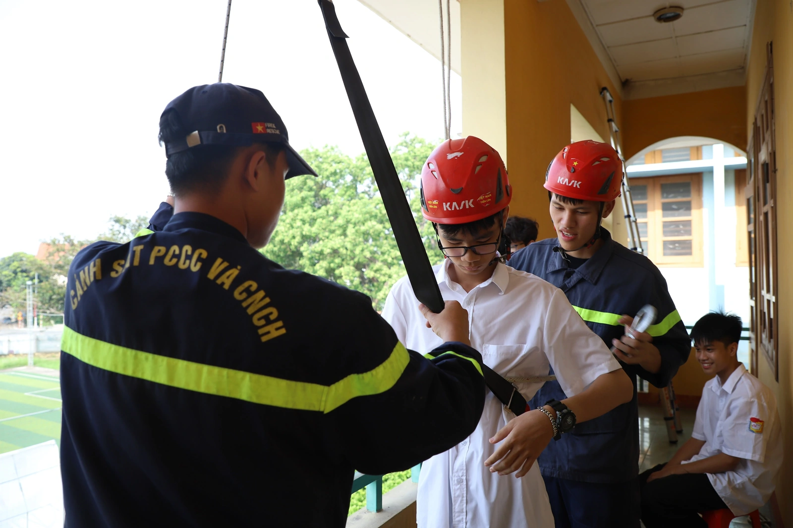 Một ngày trải nghiệm tại Trung tâm giáo dục cộng đồng về phòng cháy chữa cháy và cứu nạn cứu hộ