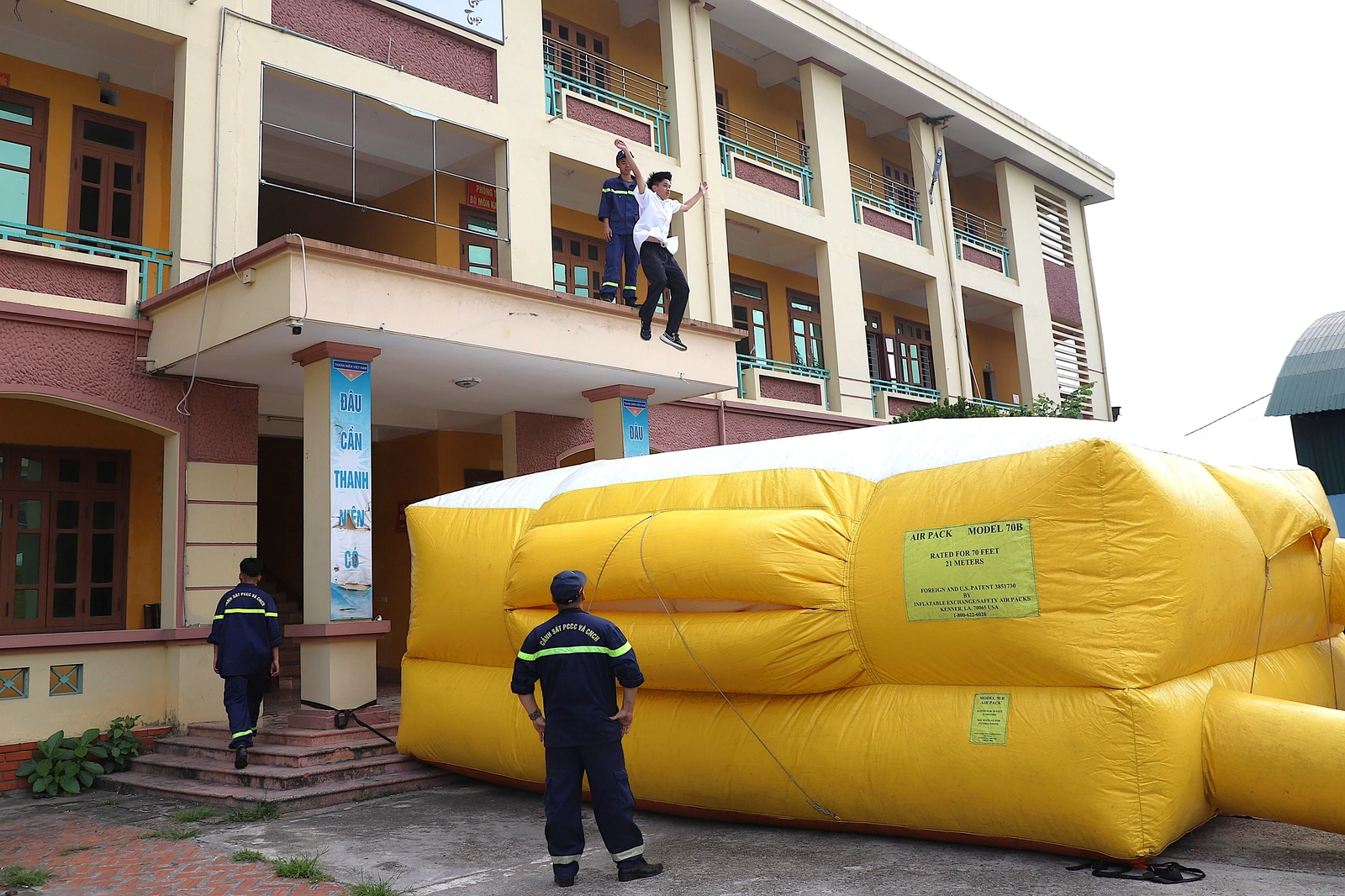 Một ngày trải nghiệm tại Trung tâm giáo dục cộng đồng về phòng cháy chữa cháy và cứu nạn cứu hộ